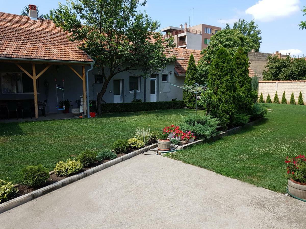 Apartman Vila Milica Kikinda Exterior photo